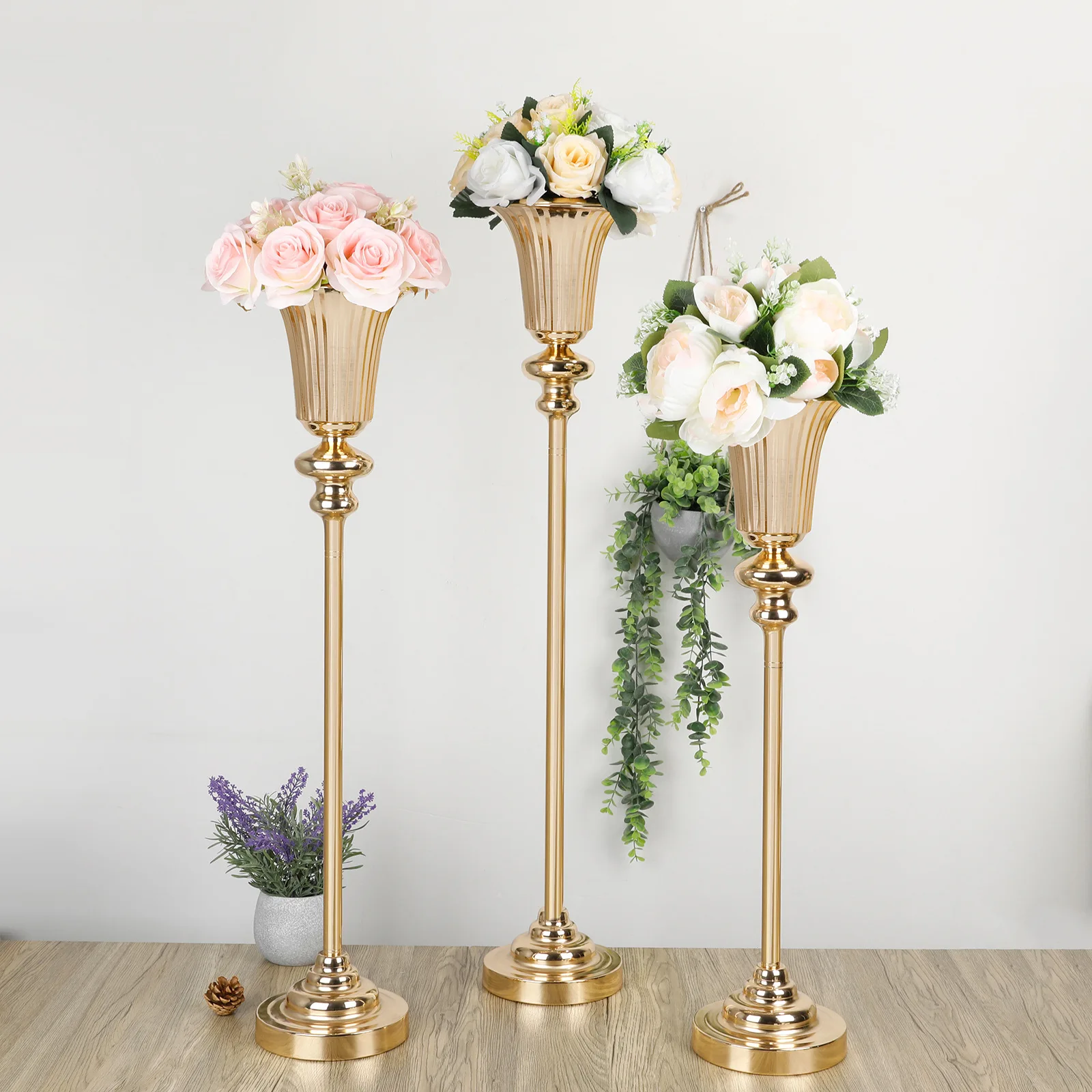 10 Pcs Gold Flower Vase for Wedding Centerpiece Decorative Tabletop Metal Trumpet Floral Stand for Christmas Reception Annivers