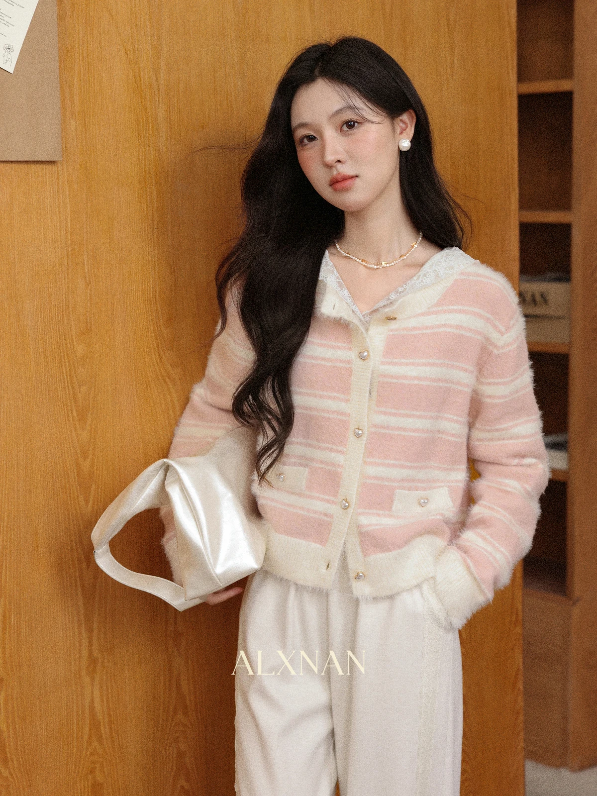 

ALXNAN Pink Striped Cardigan Women Round Neck Heart-shaped Pearl Button Wool Sweater 2025 Autumn Long Sleeve Knitted Tops L57311