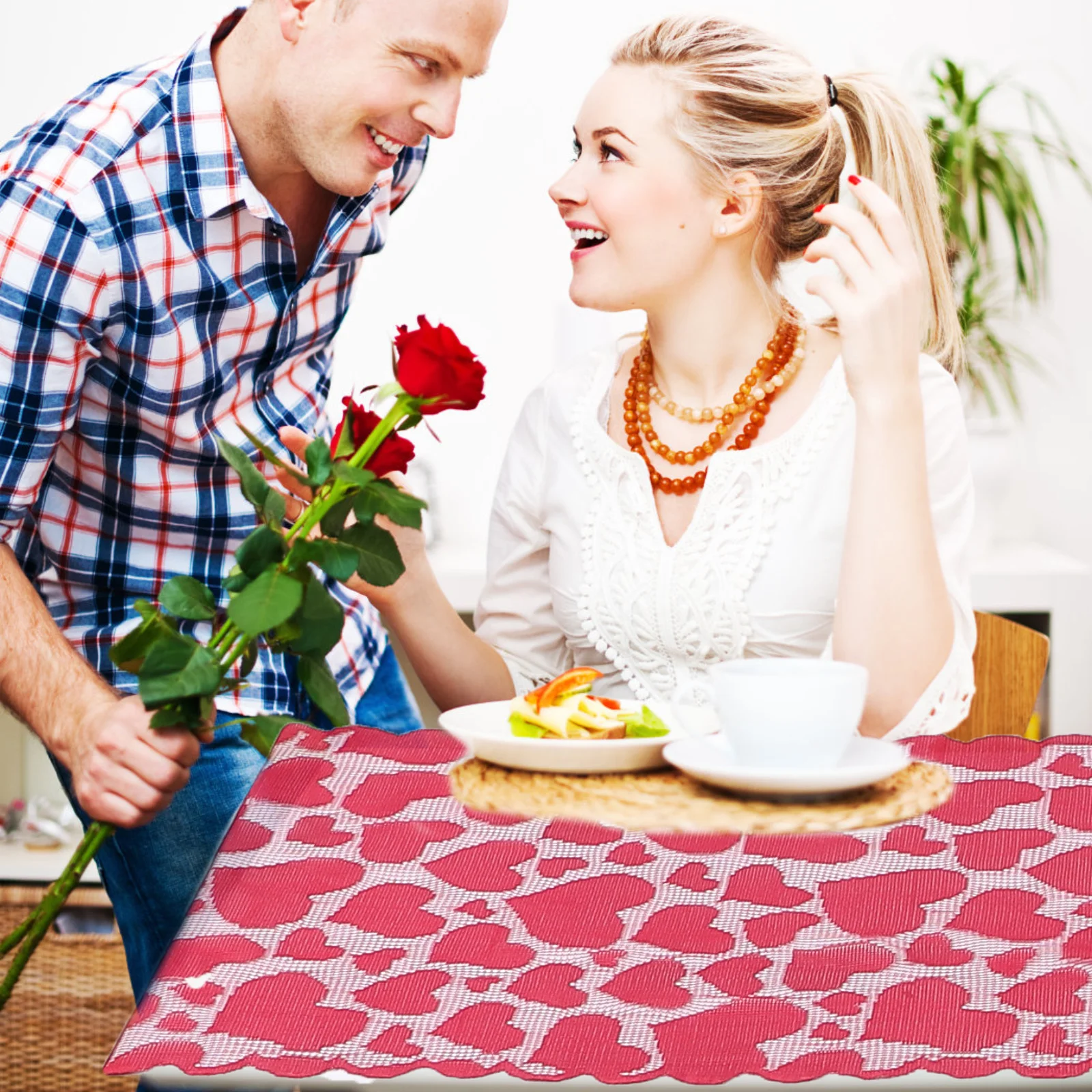 

Love Heart Table Runner Red Heart Printing Decor For Valentine'S Day Festival Dining Home Party Hotel Restaurant Table