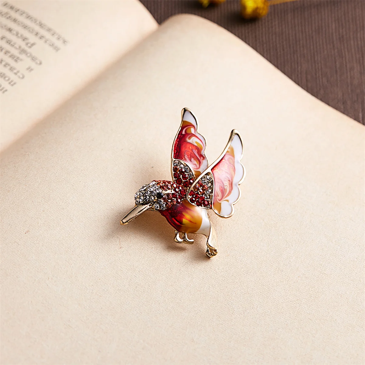 Colorful Rhinestone Enamel Hummingbird Brooch For Women Cute Vivid Flying Birds Animal Pins Scarf Dress Coat Badge Party Jewelry