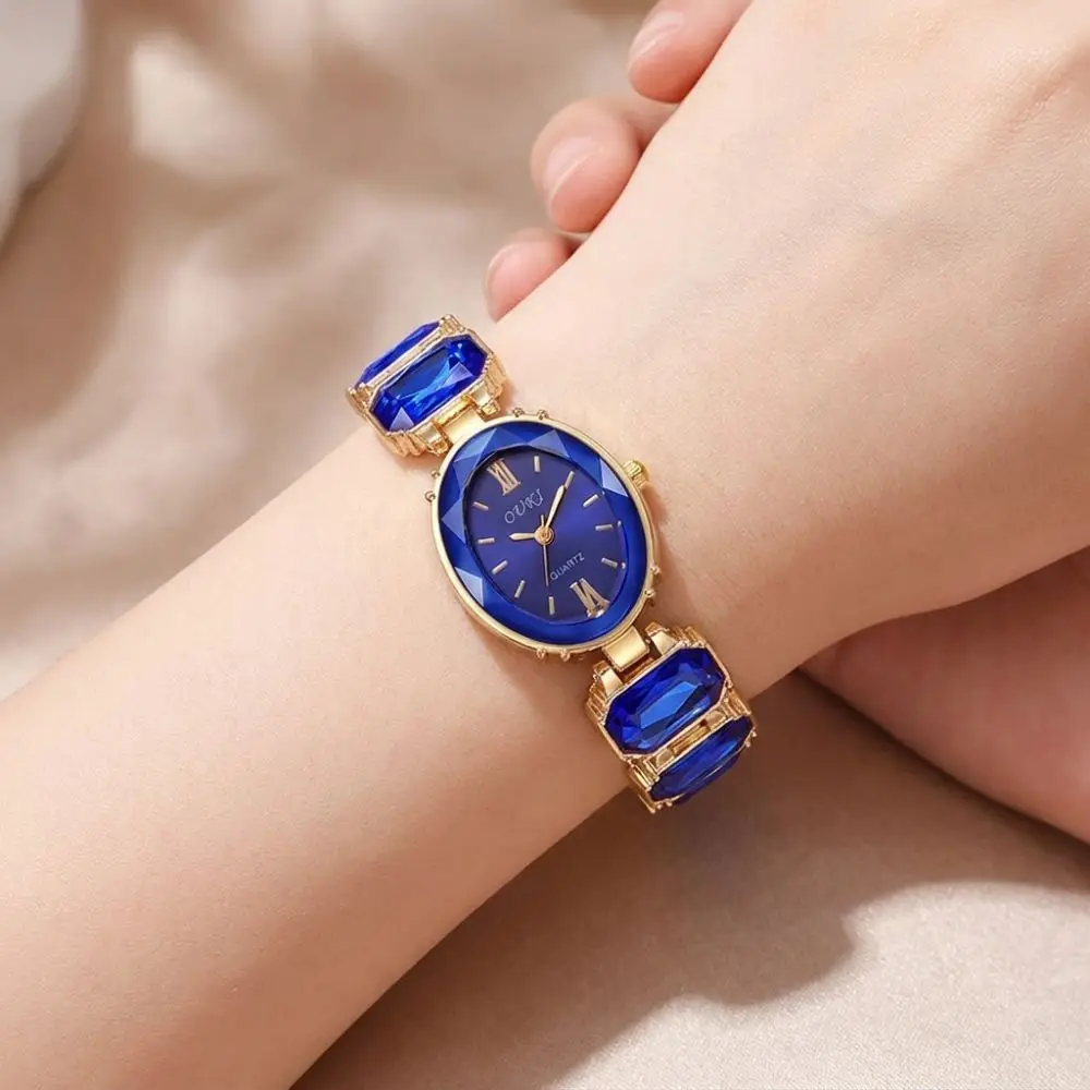 Rhinestone Quartz Watches Diamond Studded Watch Strap with Adjustable Bracelet Women Wristwatch Rotundity Shaped Watch