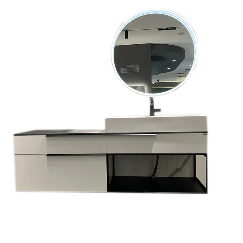 

Выделите светильник для шкафа для ванной комнаты, зеркало и современный модный дизайн для хранения вещей