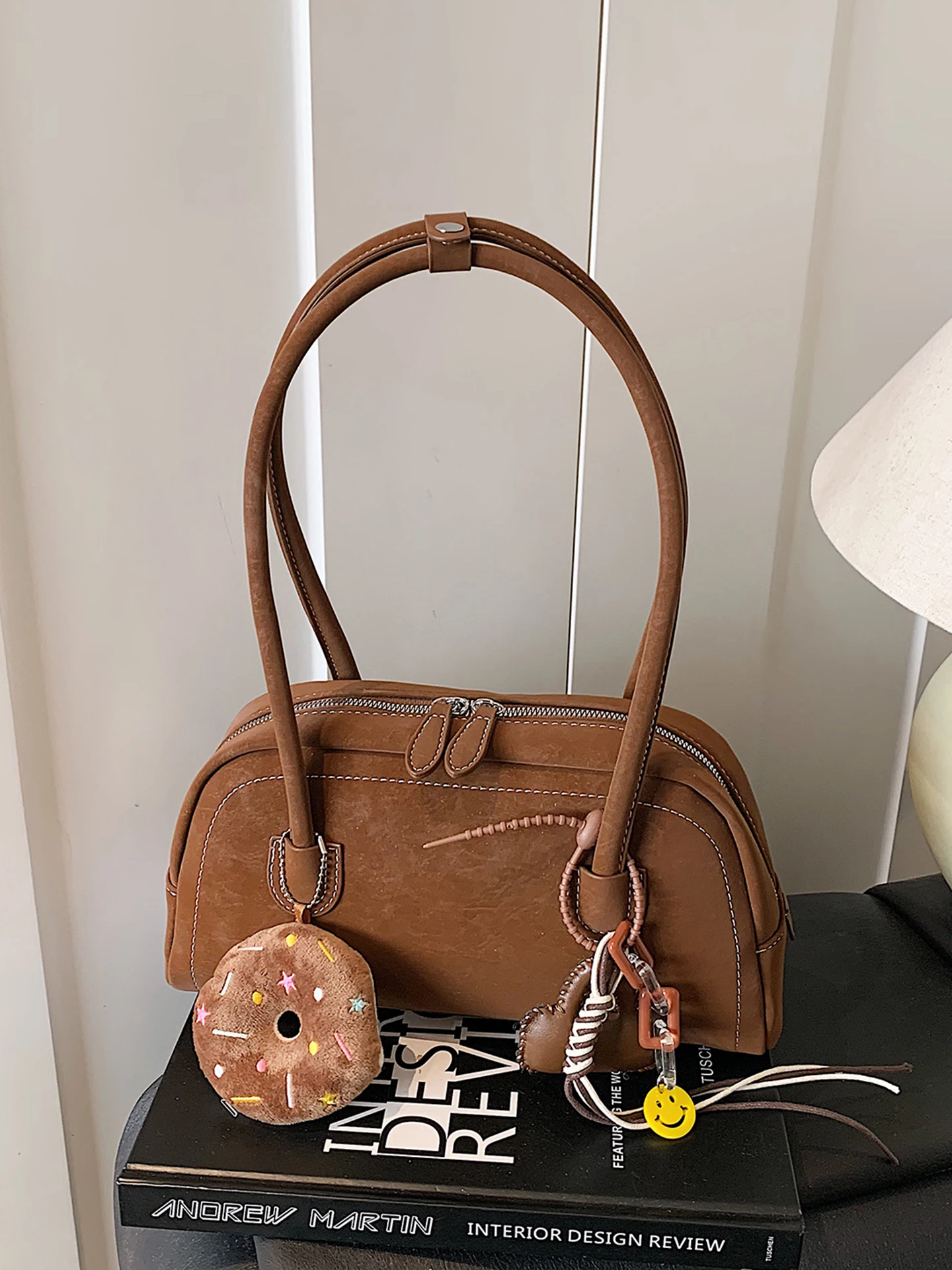 

Винтажная женская сумка-подушка большой вместимости, модная ретро-модель 2026 года, новая весенняя коллекция ILINX, повседневная простая сумка.