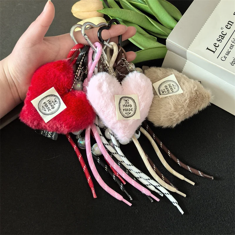فو الفراء القلب المفاتيح لطيف حقيبة قطيفة قلادة اليدوية التسمية النساء Keyrings اكسسوارات السيارات لينة القلب سحر هدية للفتيات