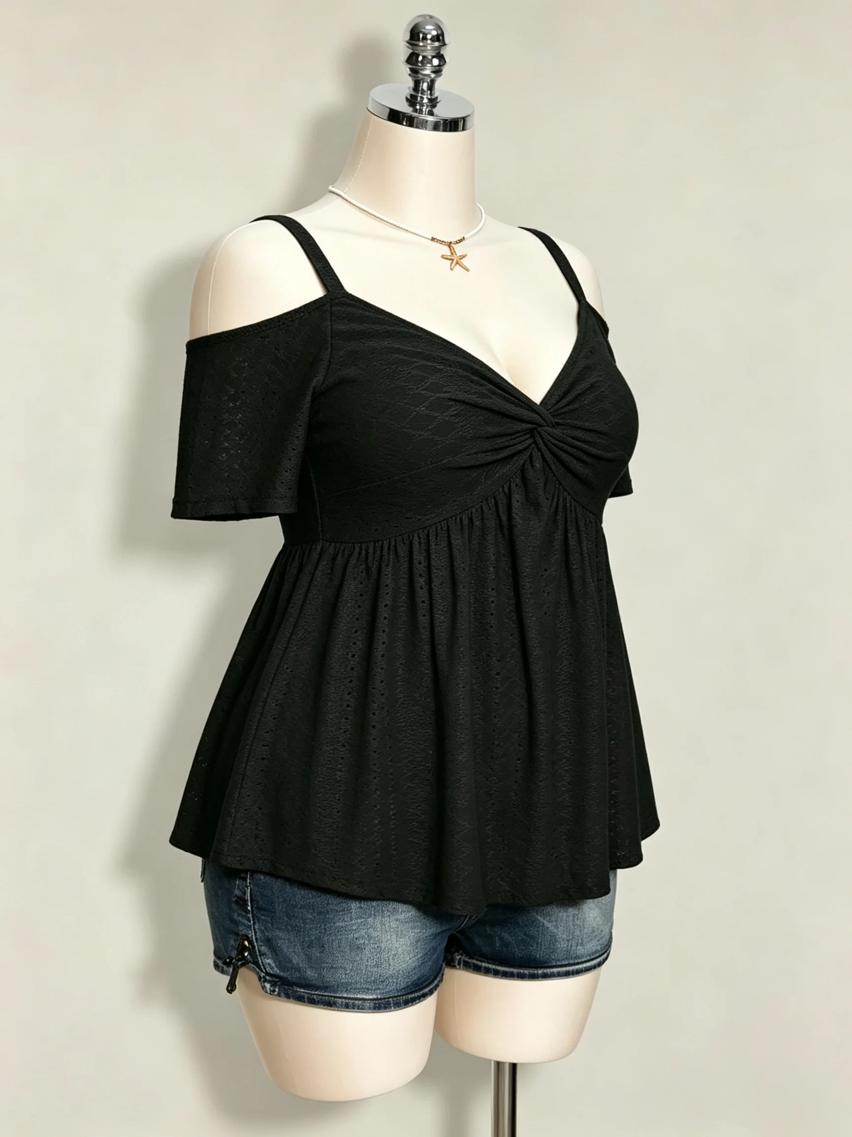 Plus Size Damen Cold Shoulder Twist Front Eyelet-Stickerei Kurzarm-Babydoll-Top mit Peplum Y2K Sexy Lässiges Urlaubshemd – Detail 3