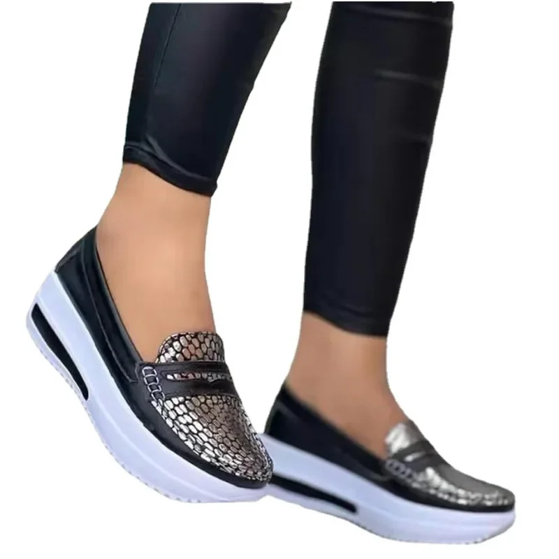 Plus Size 43 Casual Flat Shoes of Women 2022 Fashion Round Toe Low Top Wedge Platform Sneakers Comfort Non Slip Women Loafers