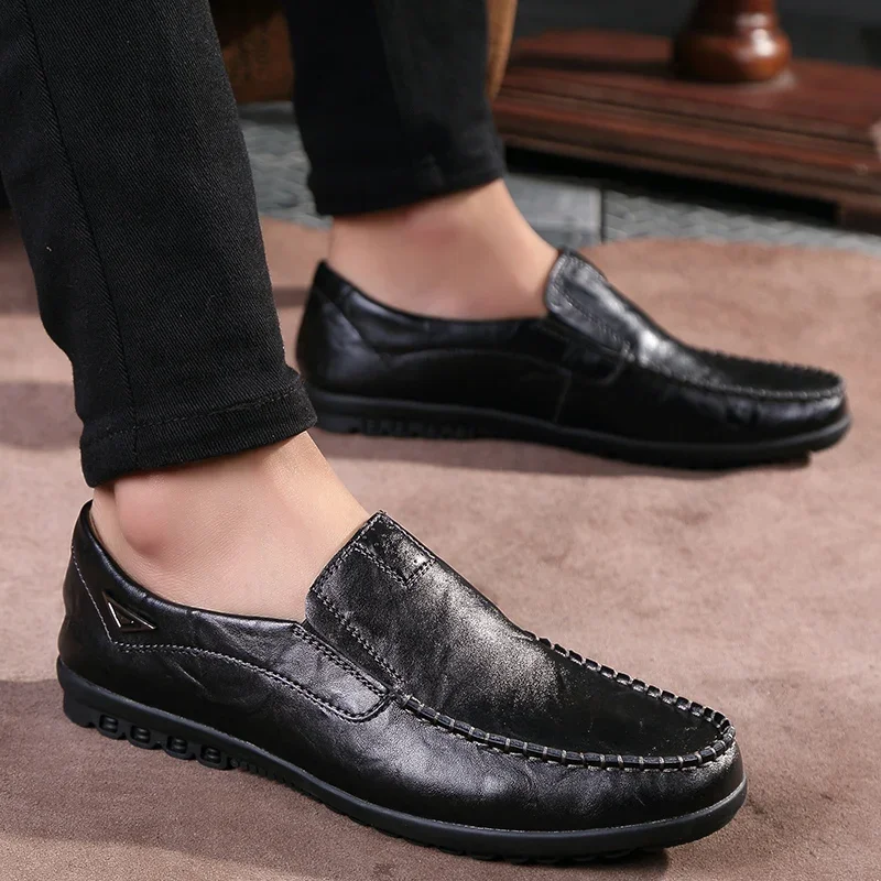 Mocassins noirs respirants en cuir véritable pour hommes, mocassins à enfiler, chaussures de conduite, grande taille, marque de luxe, mode