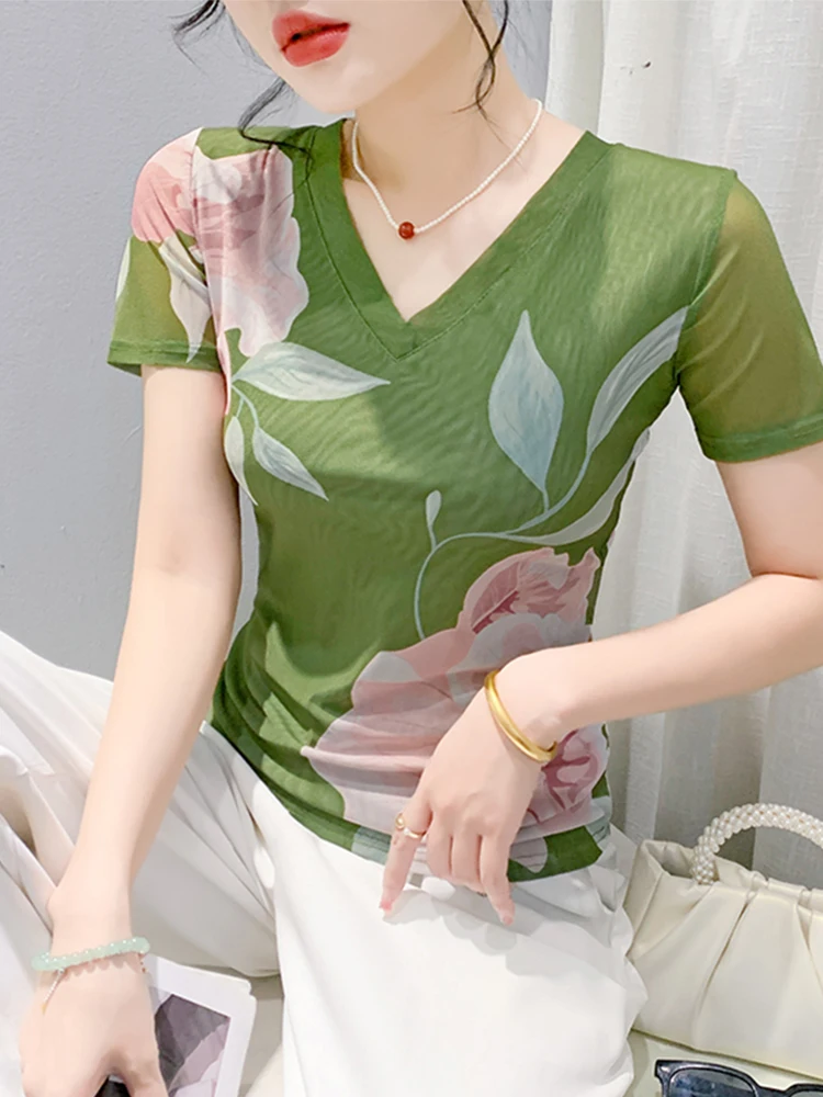 슬림핏 여름 얇은 티셔츠 여성용 섹시한 V넥 프린트 탑 탄력 있는 꽃무늬 디자인 출퇴근 캐주얼웨어