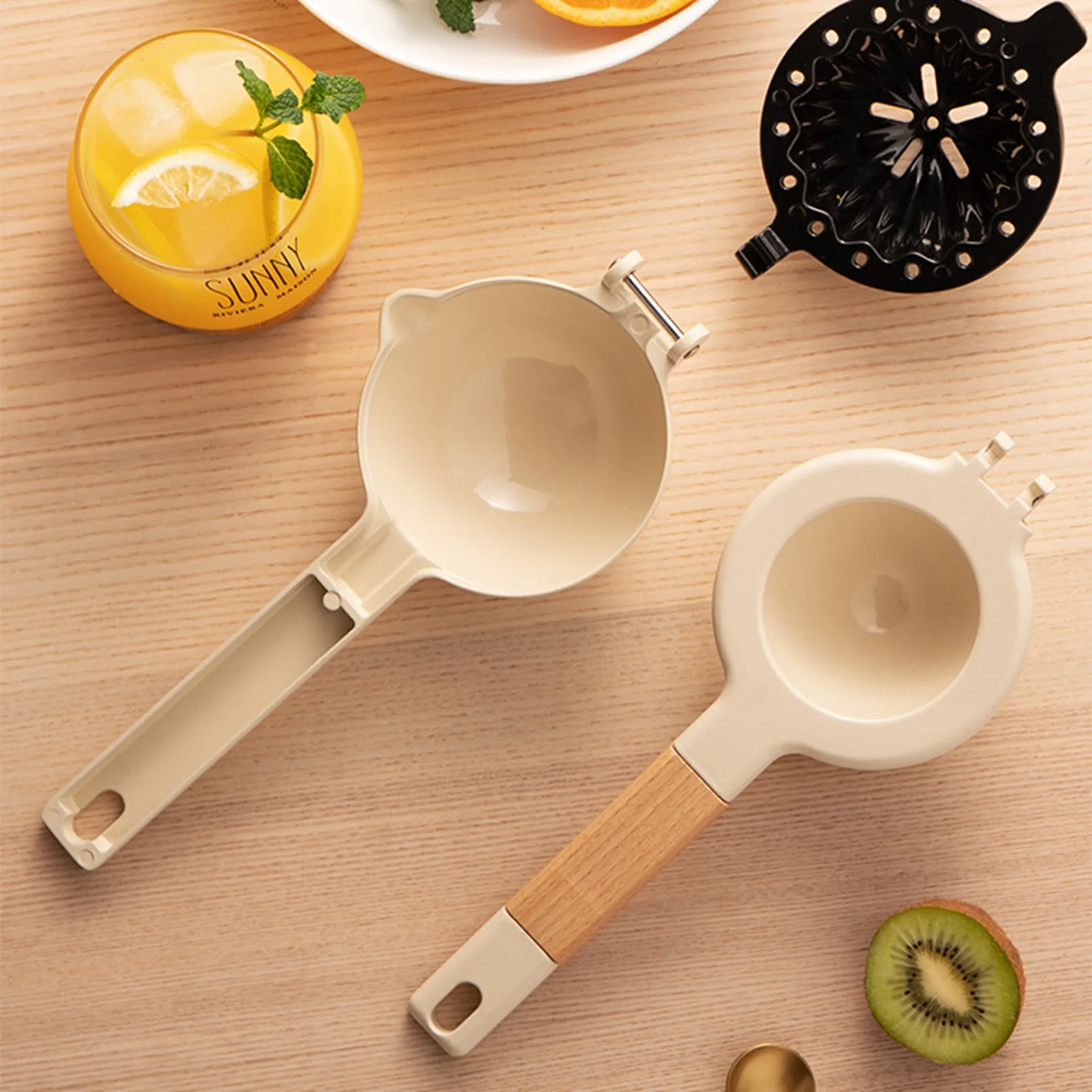 

Manual Juicer, Citrus Juicer Strong Metal Wooden Handle Ergonomic Design Food Grade Coating Hand Juicer