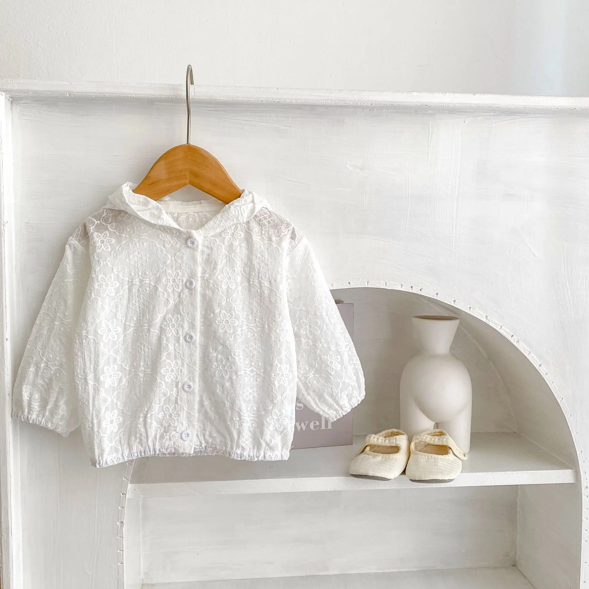 

Summer new 0-3 year old baby clothing, baby girl jacket, hooded long sleeved air-conditioned shirt, sun protection shirt