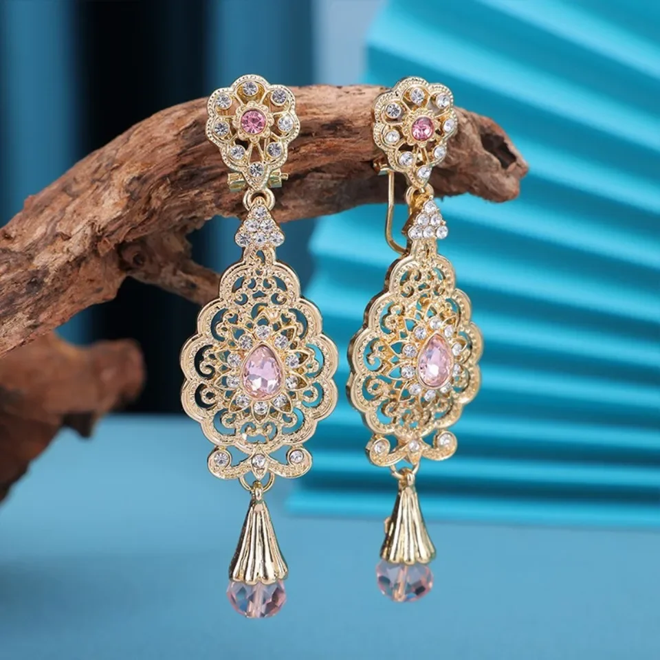 Vintage Palace Gold Color Hollow Teardrop Green Red Crystal Tassel Long Dangle Earrings for Women Moroccan Bride Wedding Jewelry