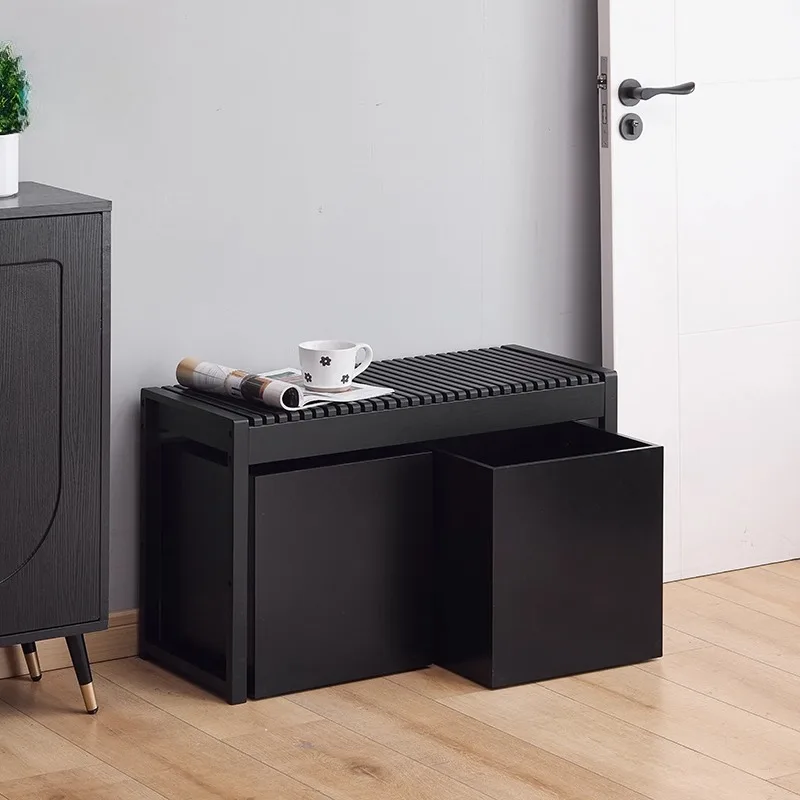 The knife slave enters the door to change which can sit in the shoe changing cabinet,