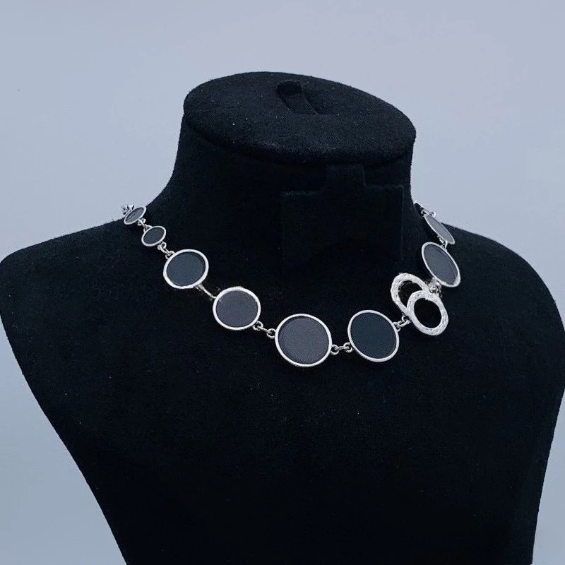 2025 قلادة جديدة عتيقة على شكل حرف خماسي مناسبة للاستخدام اليومي