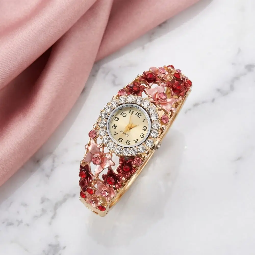 

Rich In Flowers Vintage Watch Rhinestone Bracelet Crystal Jewelry Ladies Wristwatch Round Dial Versatile Design