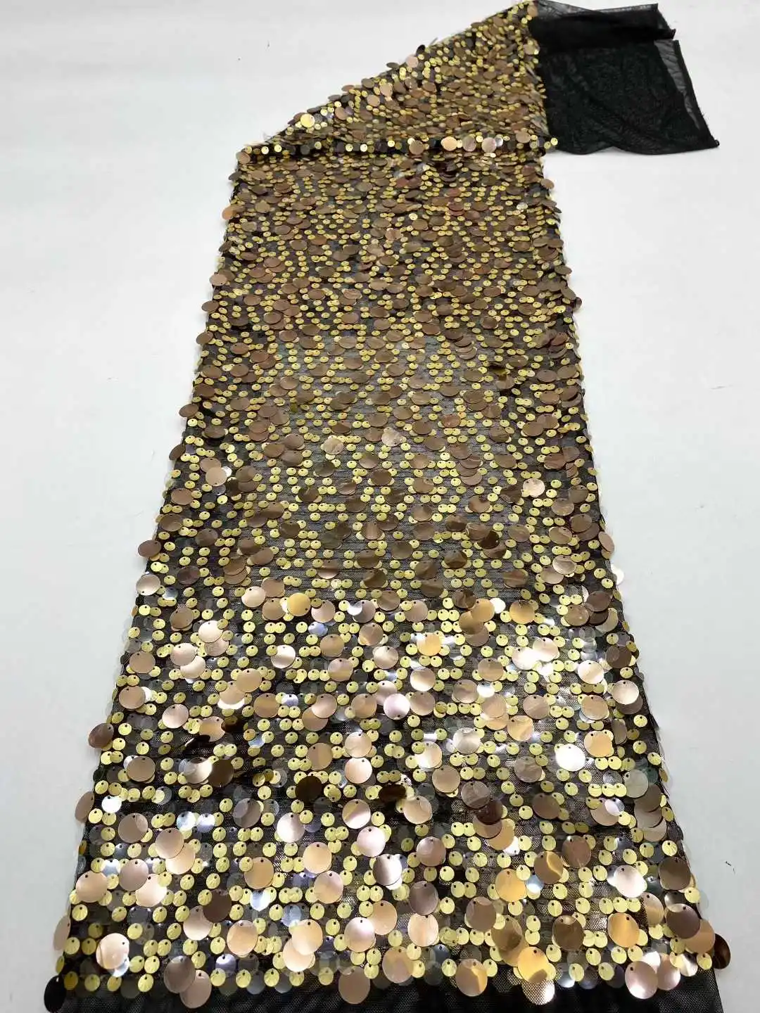 

High Quality African French Sequins Embroidery Net Lace Latest Nigerian Elegent Tulle Lace Fabric For Wedding Party Dress