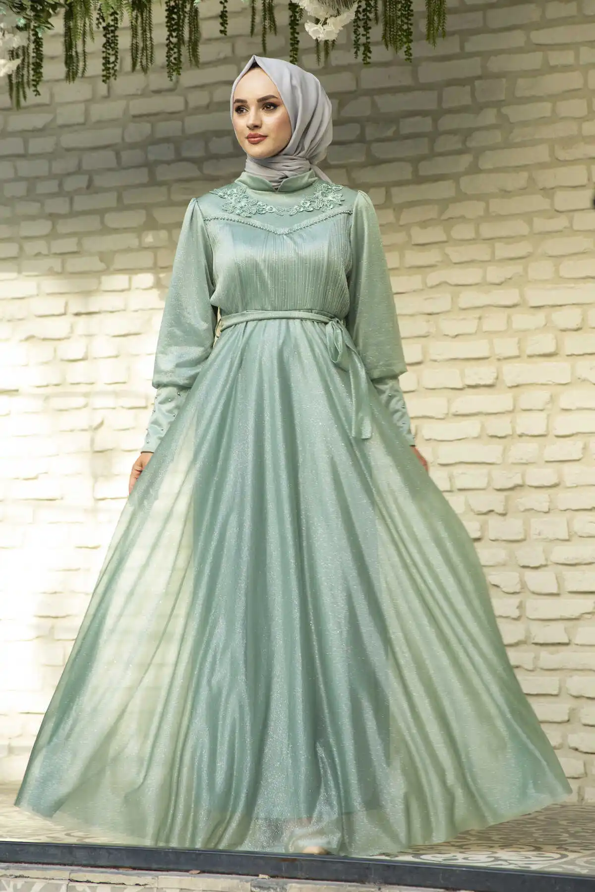 

Filet lace Detaylı Silvery Chiffon Hijab Evening Dress Green