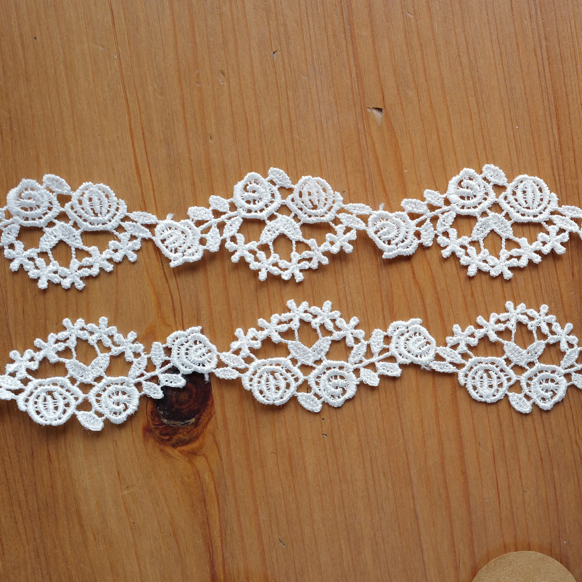 2 Yards/Lot Polyester-Blumen-Handstickerei-Stoff, Spitzenkante, Applikationsband, DIY-Nähzubehör, Bastelzubehör, Dekoration – Detail 1