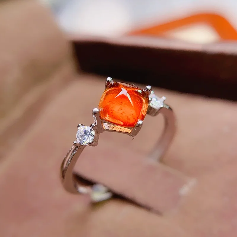 

Кольцо с натуральным сахарным башнем и гранатом, серебро 925, регулируемые проходки, осмотр