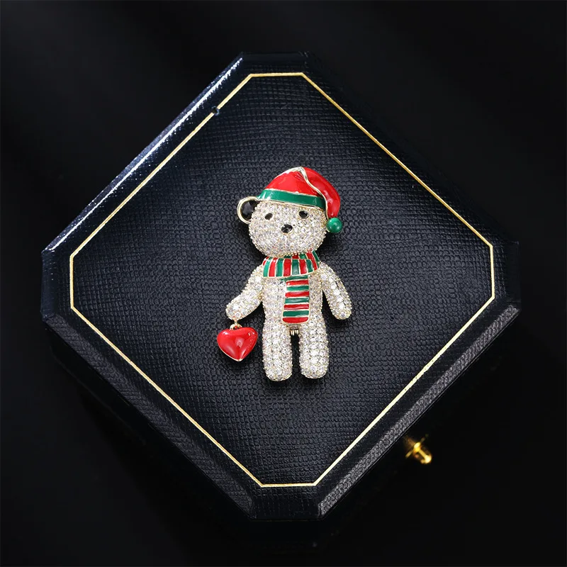 New fashionable and light luxury anti-exposure camellia small brooch with a niche design for a fixed brooch