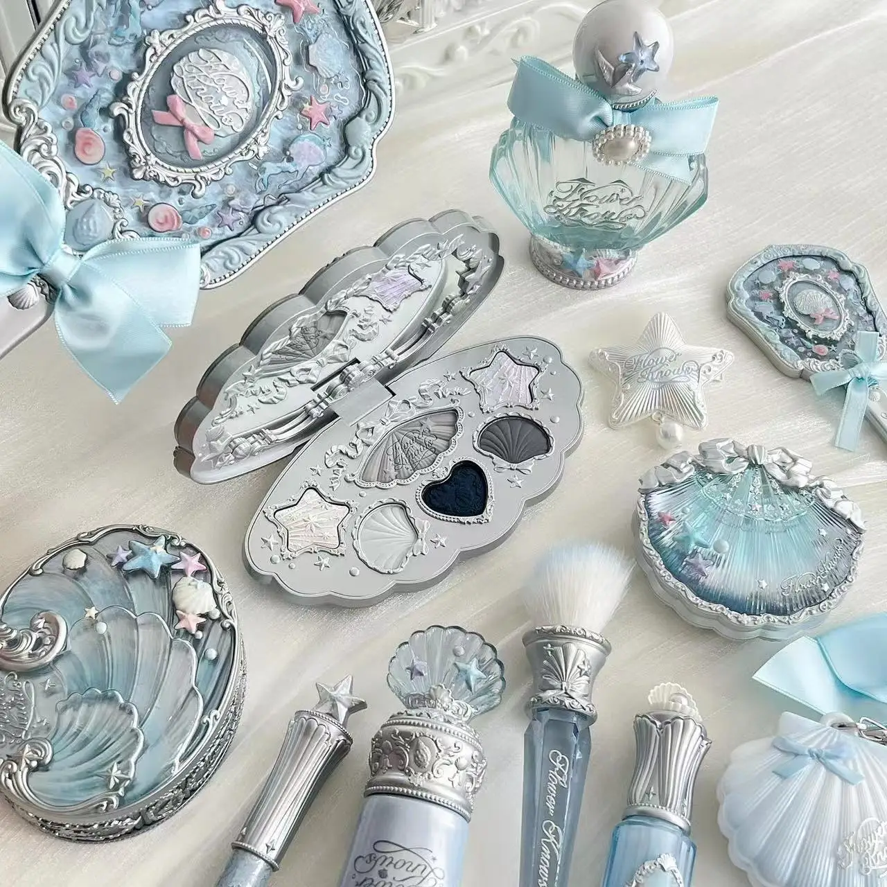 フラワーノーズ シェルパールセット アイシャドウ リップグロス ブラッシュ オーシャンテーマ コスメティックキット