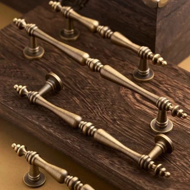 

Antique Brass Cabinet Knobs Door Handles Retro Drawer Cupboard Pulls Furniture Handles for Kitchen Home Distressed Vintage Knob