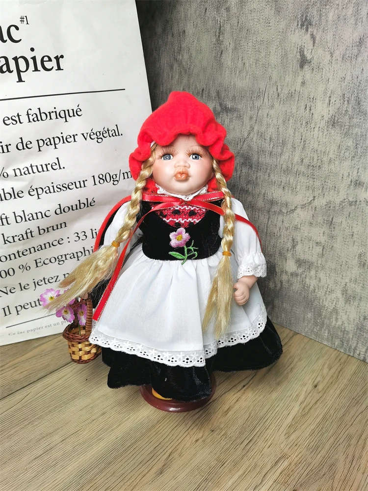 

30cm Pouting European Ceramic Doll Creative Decoration Holiday Gifts
