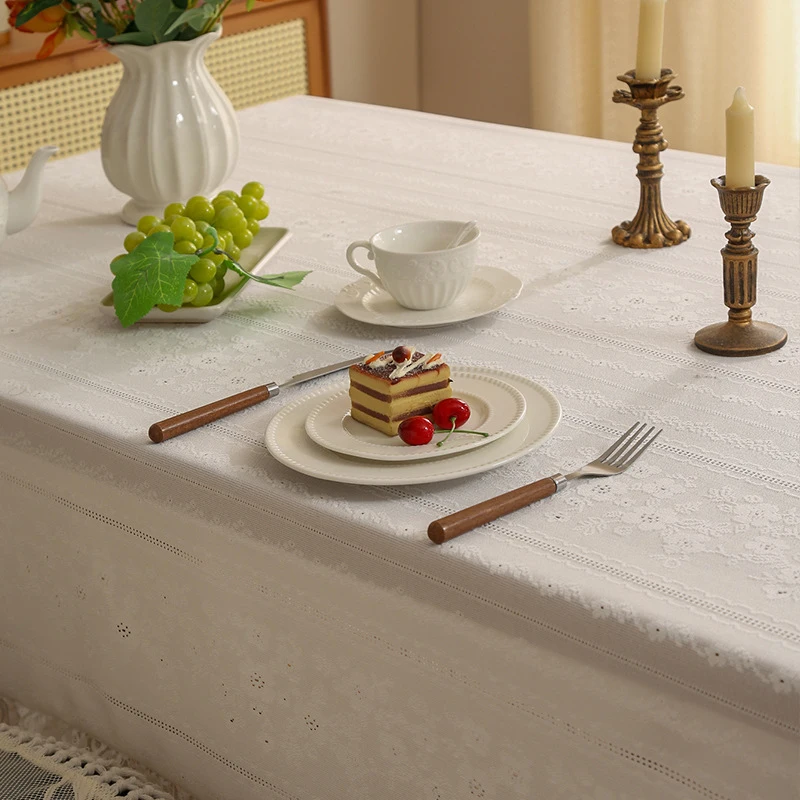 New Nordic-style light luxury vintage lace tablecloth, dustproof, heat-insulating, decorative tablecloth, coffee table cover