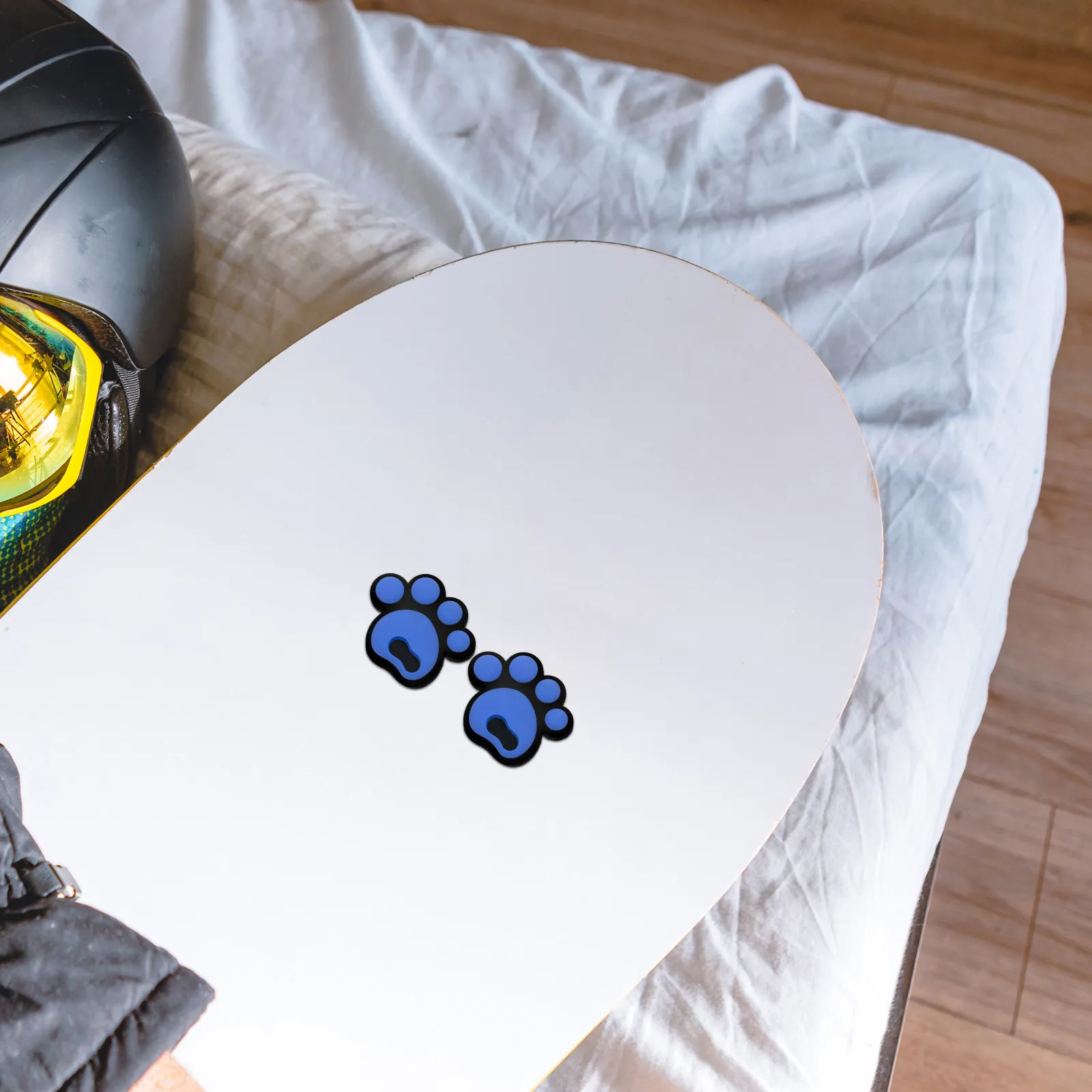 

4Pcs Snowboard Nonslip Stickers Cute Animal Paw Design Anti-Slip Foot Pads for Cable Cars Ski Lifts Outdoor Sports Deck