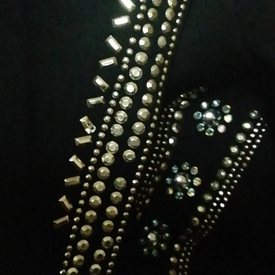 レディースブレザー、メタルスパンコールホットスタンピング、ヘビーリベット、スリムフィット、長袖、柄入りトップ、レディーススーツジャケット