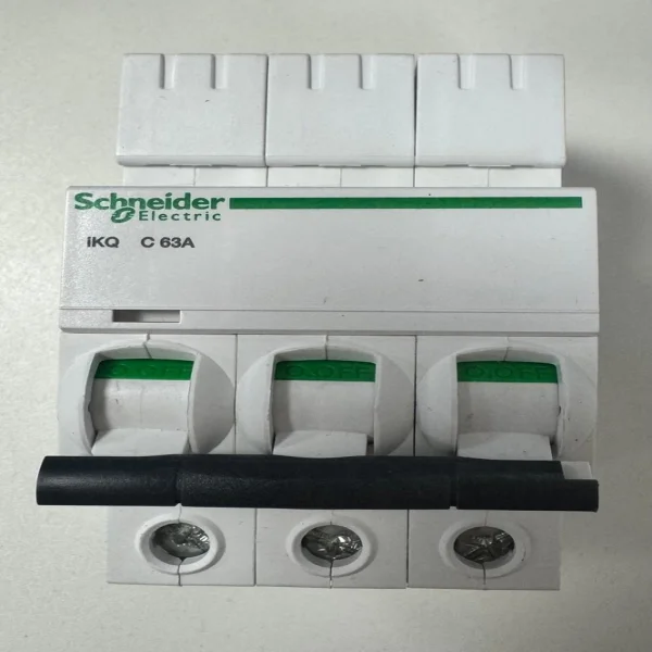 

63amp 63a Triple Pole Tp 3p Mcb Ikq C63 A9f57363 Se10c363 Vat Incl Совершенно новый оригинальный Spot Plc