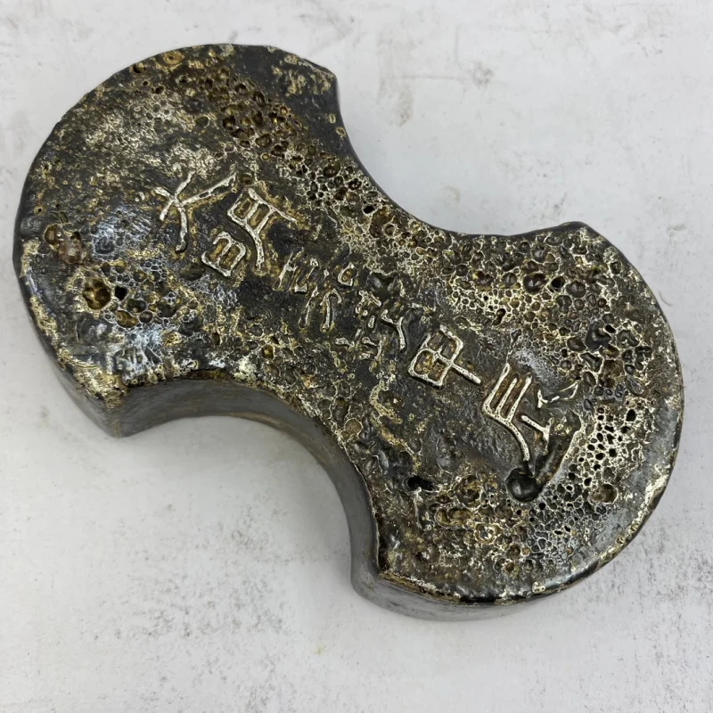 

Ming Dynasty Jiajing Jiachen 2.5kg Waist Full Weight Ancient Honeycomb Base Silver Ingot Collectible D