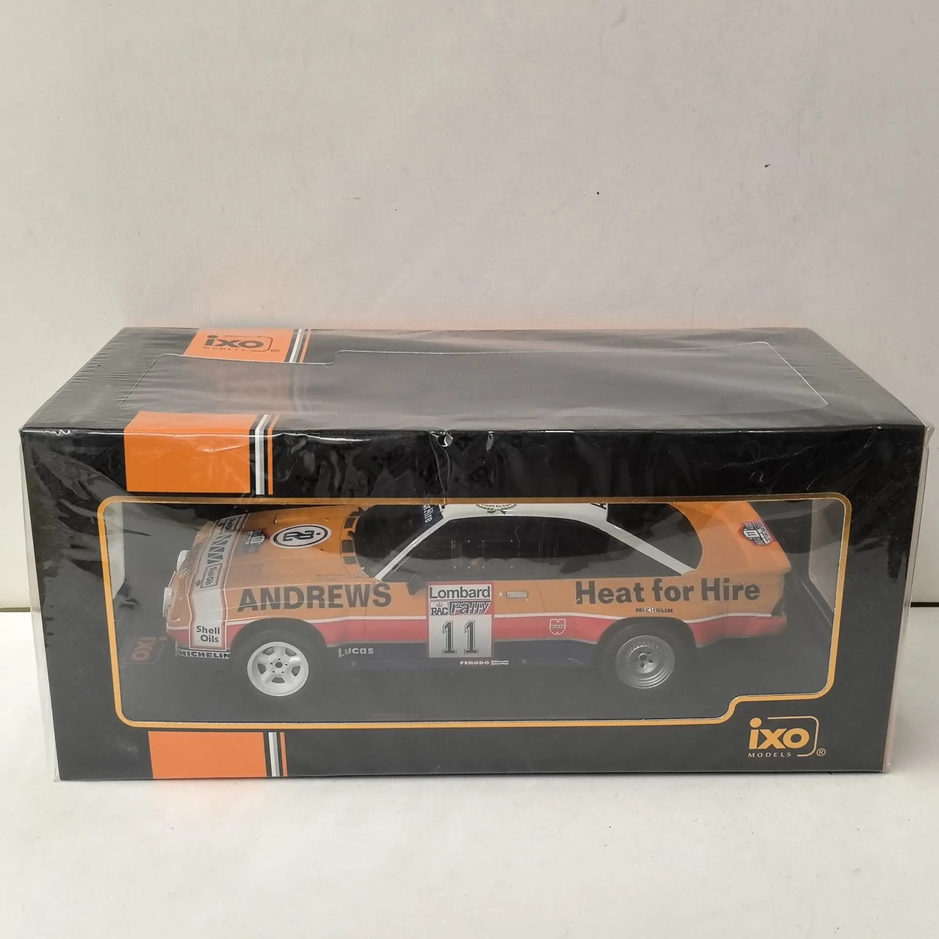 

Diecast IXO 1:18 Scale 400 # 11 1985 Racing C4 Alloy Car Model