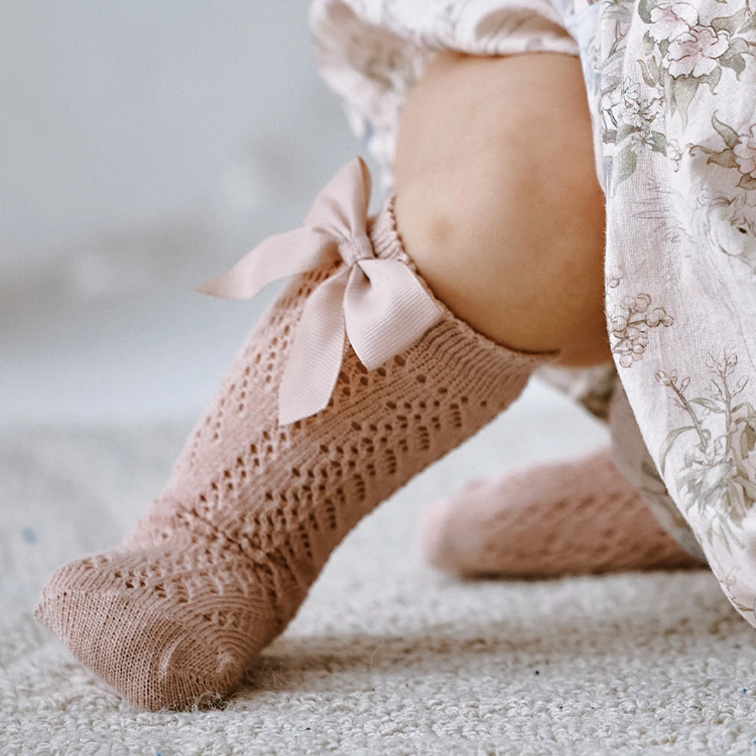 Calcetines antideslizantes de estilo español para niños y niñas, medias finas de algodón hasta la rodilla, malla transpirable de princesa, para verano