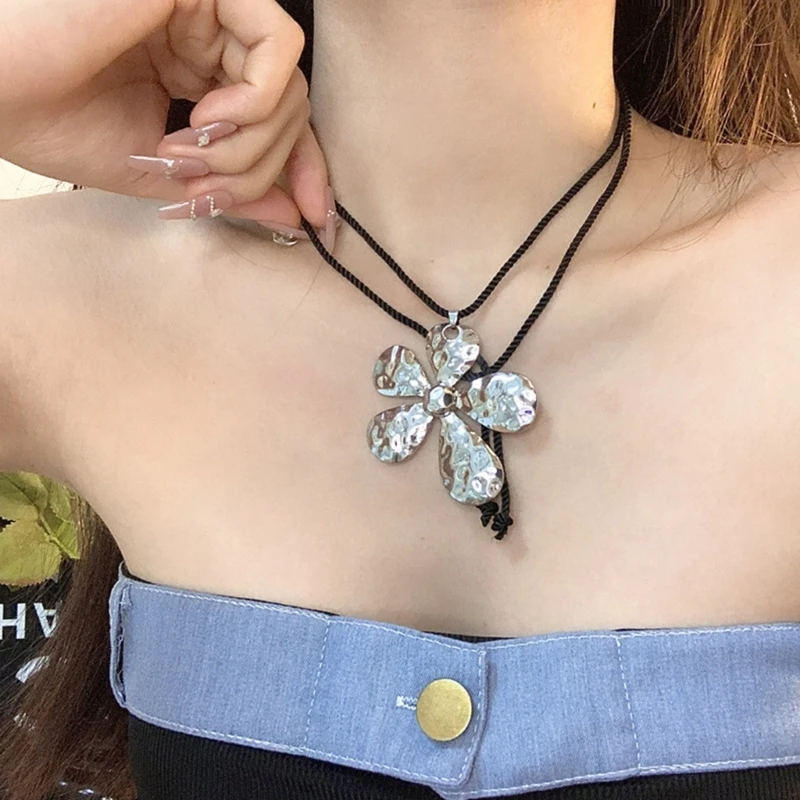 Flower Pendant Necklace Birthday Jewelry Gift for Fashion forward Women Girl Suitable for Various Outfits