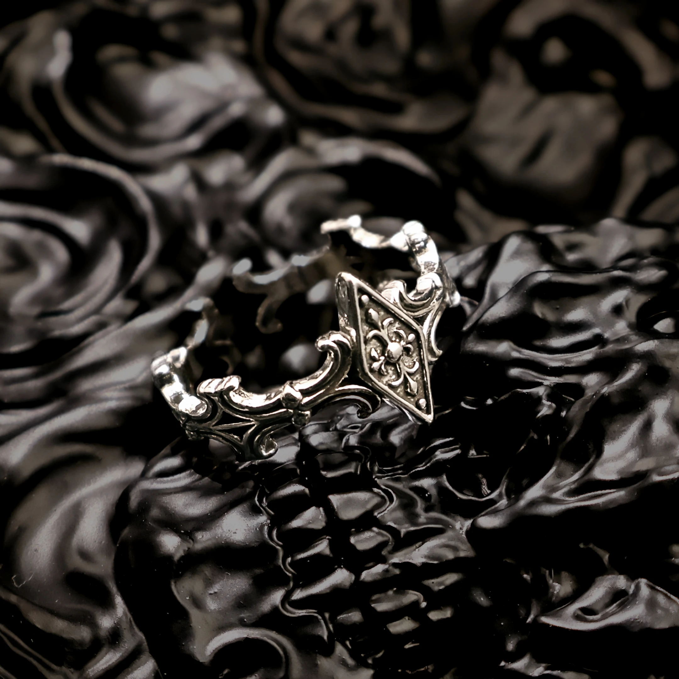 Retro Iris Kreuz Rhombus Verstellbarer Offener Ring für Männer Versilbertes Messing Gothic Punk Edgy Schmuck Unisex Accessoires Cooles Geschenk – Detail 7
