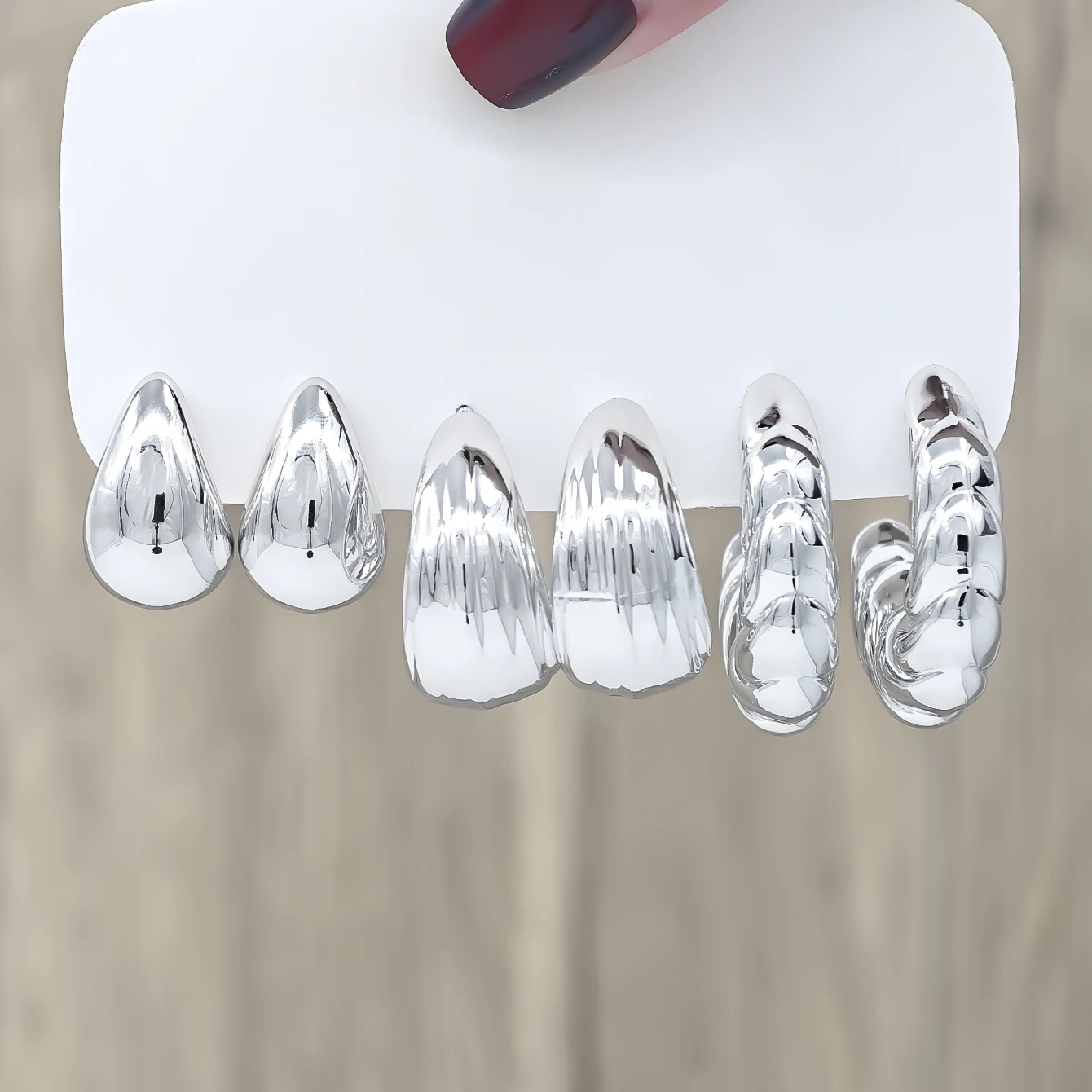 European and American cross-border new fashionable and simple women\'s earrings creative personality C-shaped CCB water droplet