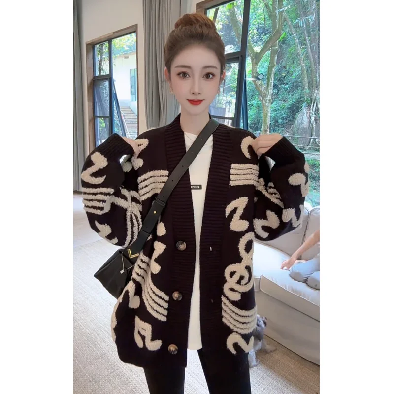 

Удлиненный женский зимний кардиган в богемном стиле, имитация норки, с нашивкой, реглан, однотонный, свободного кроя, теплый, с вышивкой, контрастный, с круглым вырезом