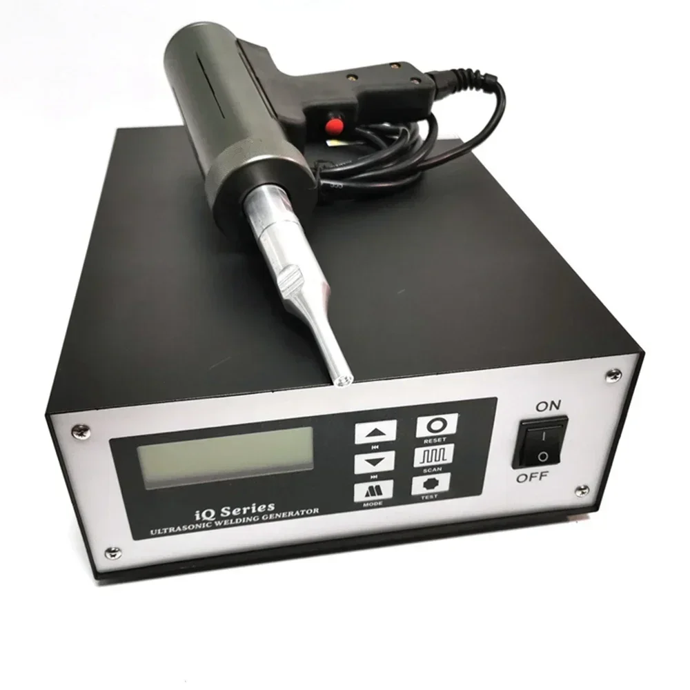 35 kHz 500 W kleine Ultraschall-Punktschweißmaschine für Textileinsätze auf der Rückseite