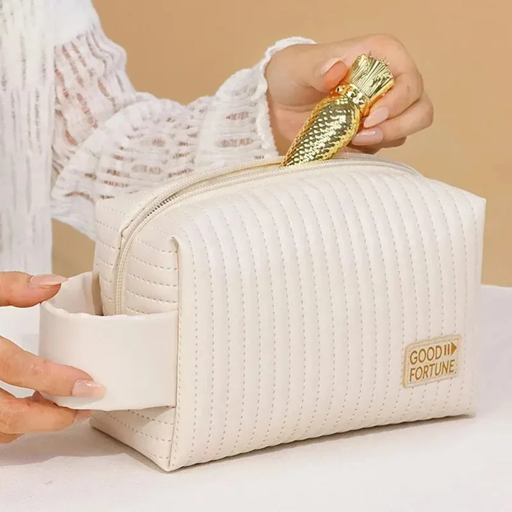 Niedliche kleine Schmink tasche tragbare Kosmetik tasche Reise Make-up Beutel wasserdichte Kultur beutel für Schönheits zubehör Geschenk für Frauen