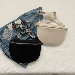 Damska solidna torba na ramię ze skóry PU torba na klatkę piersiowa stylowa torba typu Hobo regulowana szeroka Half Moon torba Crossbody dla podróże zakupy