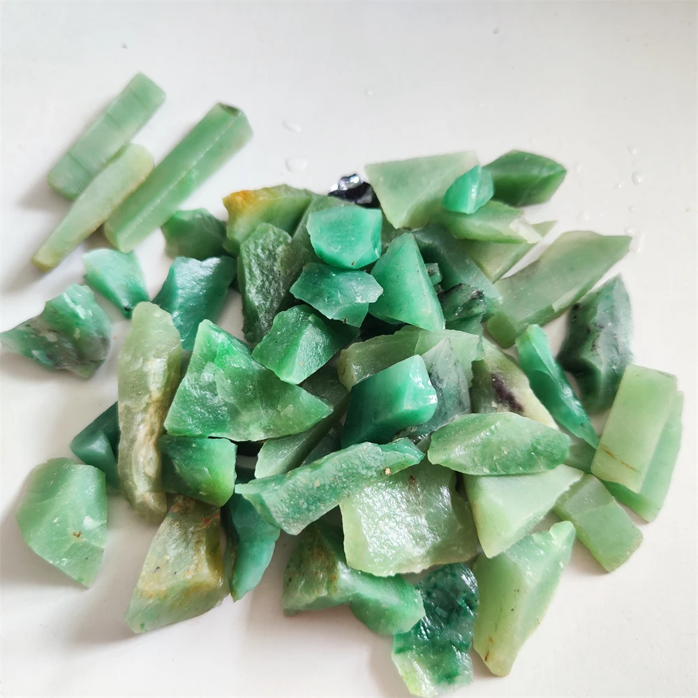 Natural Dulong Jade Green Quartzite Jade Crystal Aroma Diffuser Stone Reiki Healing Crystal Translucent Green Jade Home Decor