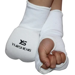 Guanti da Karate Taekwondo di colore bianco protezione per le mani nera protezione per le mani sportiva approvata WTF guanti da boxe mezze dita mani