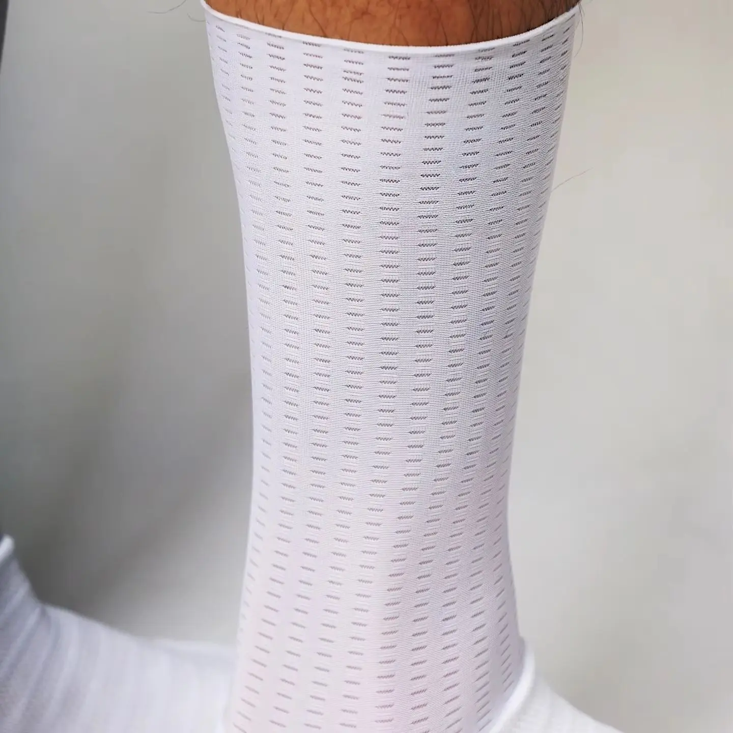 Professional unisex aero cycling socks Breathable Group socks highly elastic wind-resistant silicone anti-slip sports socks view 4