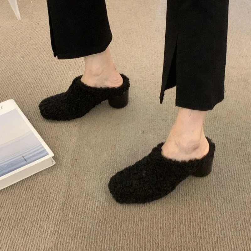 

2024 Winter High Quality New Simple Baotou Soft Sole Comfortable Women's Slippers Fashion Plush Daily Slippers Women's Hot Sale