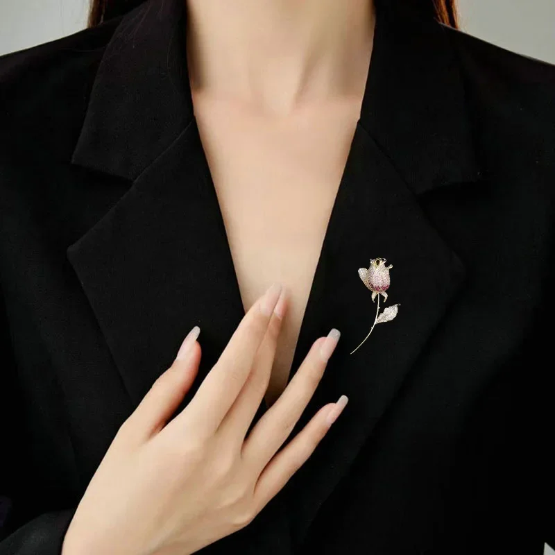 

French light luxury and high-end tulip flower brooch, elegant brooch, suit coat pin accessory