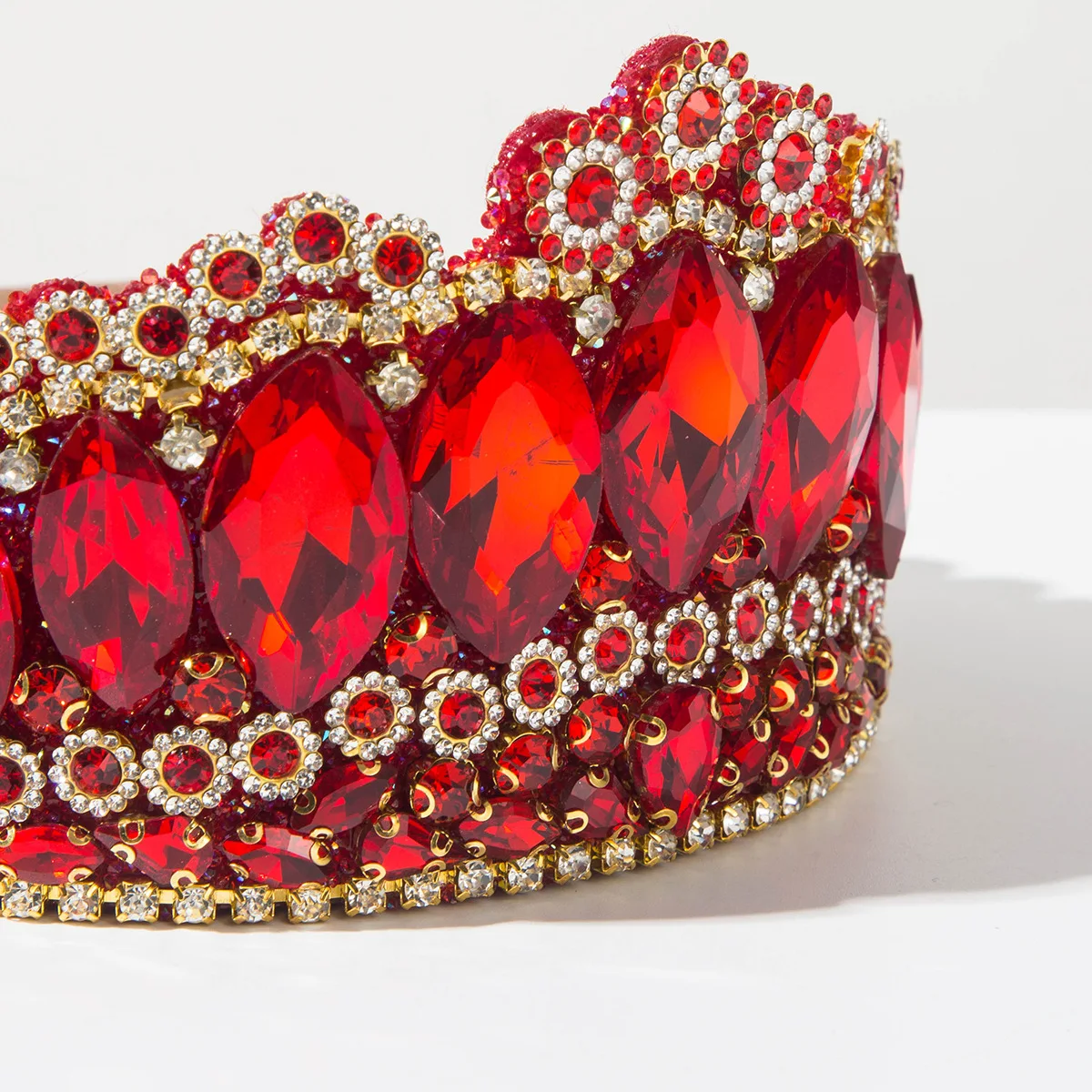 Modisches Retro-Barock-Stirnband mit voller Diamanten und breiter Krone für Damen, wunderschönes Ball-Haar-Accessoire – Detail 11
