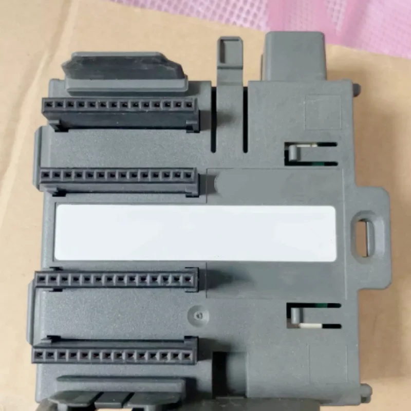 Brand-New, Genuine Connector Socket  6ES7195-7HD10-0XA0