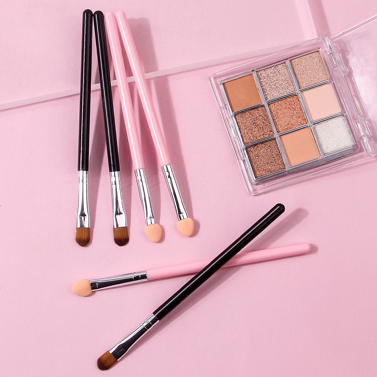 6本の初心者向けアイスポンジ、アイシャドウブラシ、多機能ポータブルメイクブラシ、美容ツール