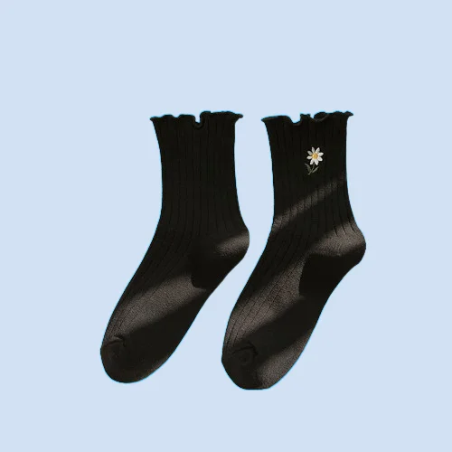 5/10 Paare Frühling neue Baumwolle süße Spitze Damen Socken modische Holz Ohr Rand kleine Blumen stickerei gestapelte Socken