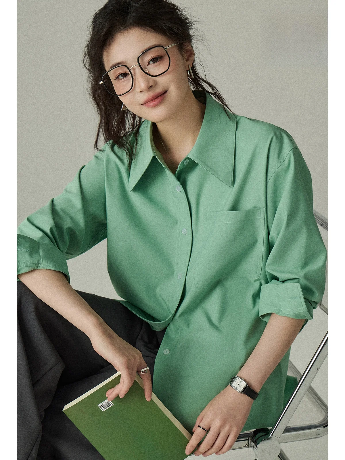 

Классическая универсальная женская рубашка с длинным рукавом для весны и осени, свободного кроя, стройнящая, повседневная, удобная, дышащая, на пуговицах